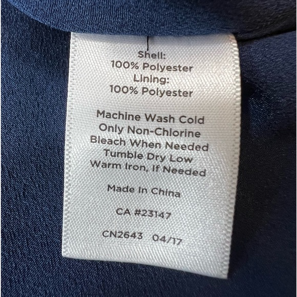 Talbot Navy Floral Sleeveless Tie Neck Blouse Size XS - Picture 10 of 10